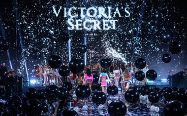 Imagem de destaque para Victoria's Secret Fashion Show 2024: confira os melhores momentos do desfile icônico